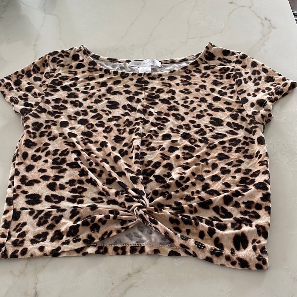 LEOPARD PRINT CROP TOP
